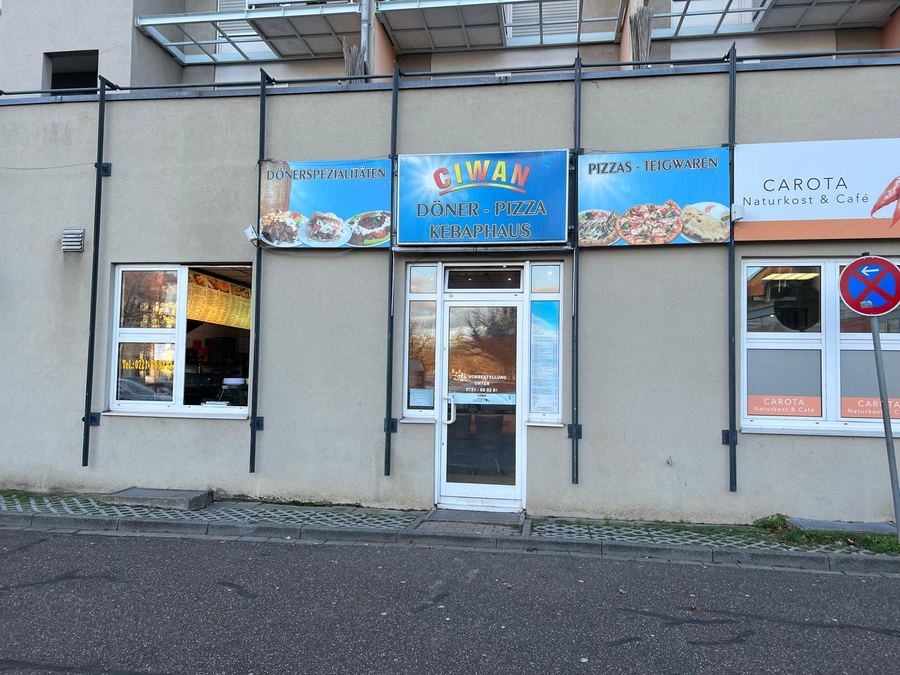 CÎWAN Pizza Kebaphaus von außen, Waldstadtzentrum Karlsruhe-Waldstadt